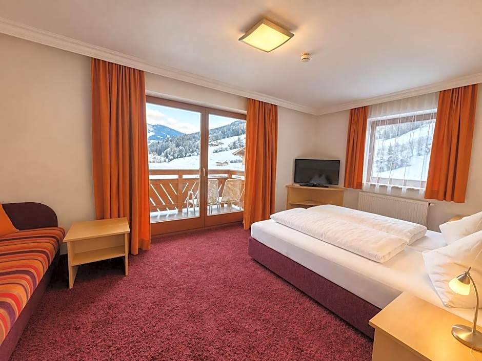 Hotel Sommerer - 100m to Ski Lift & 5 Min Walk to Hinterglemm Centre