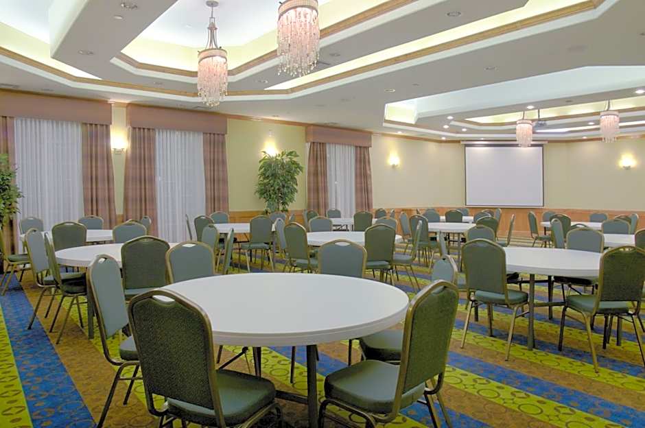 Holiday Inn Express & Suites Galveston West - Seawall
