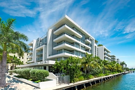 Altair Bay Harbor Hotel