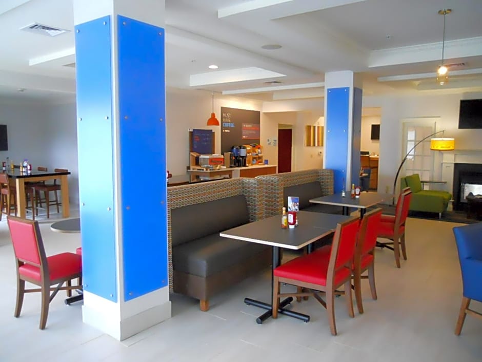 Holiday Inn Express Hotel & Suites Bethlehem Airport/Allentown area By IHG