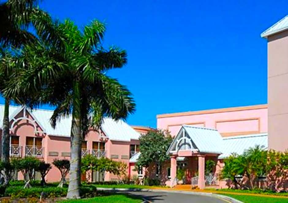 Comfort Suites Paradise Island