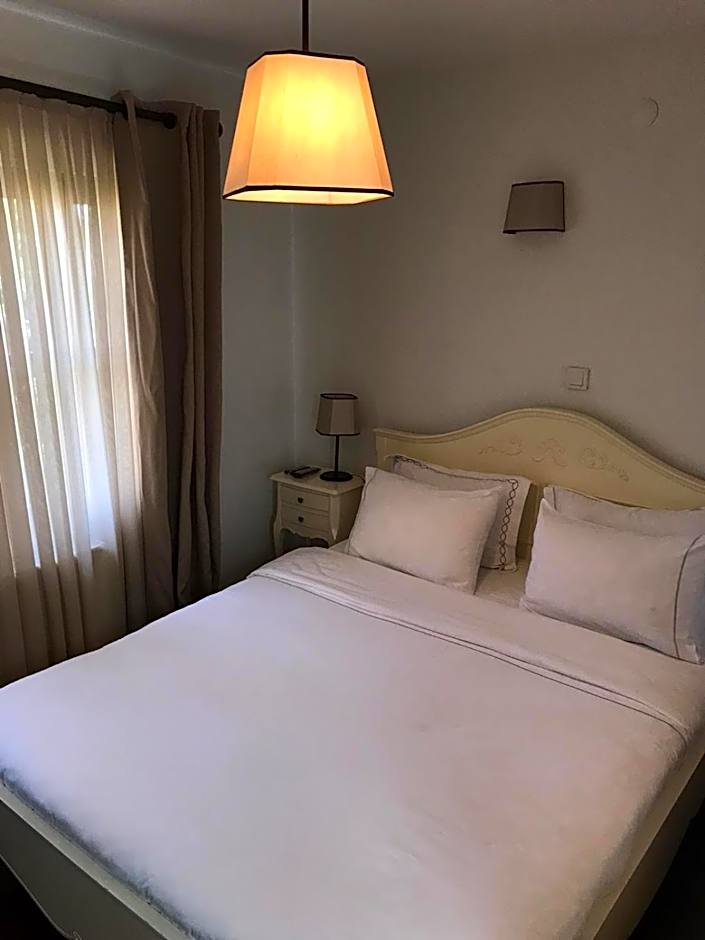 Ferahi Evler Ayvalık