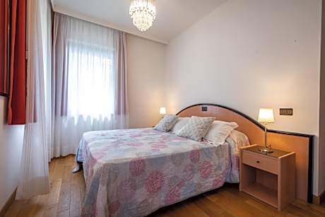 Standard Double Room with Spa Access