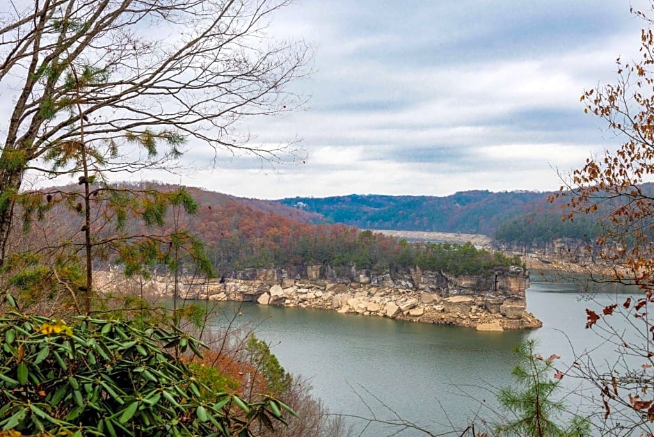 La Quinta Inn & Suites/New River Gorge National Park