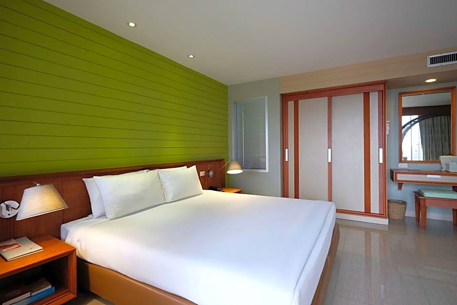 Long Beach Cha-Am Hotel