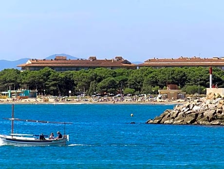 Apartamentos Salles Beach