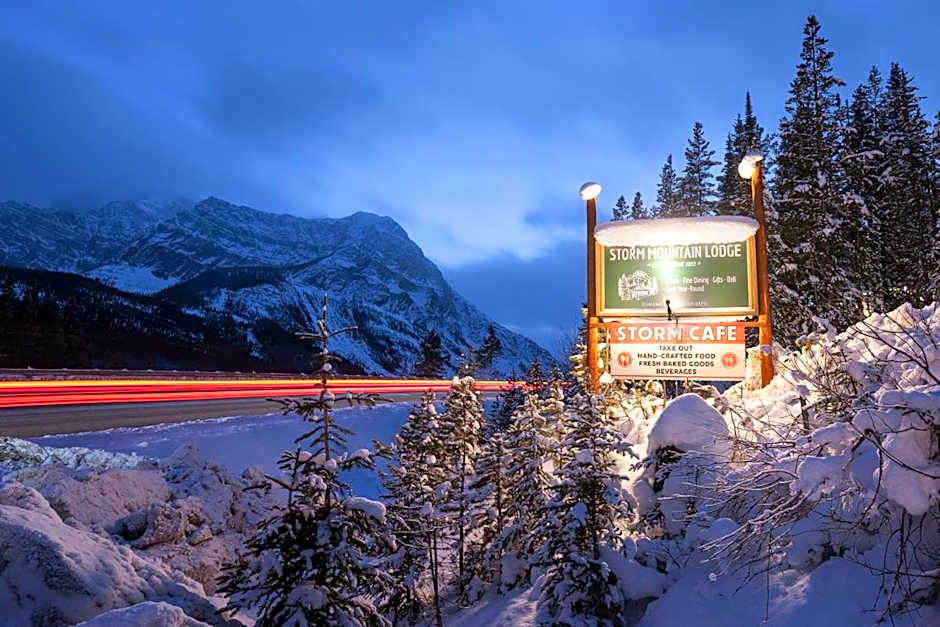 Storm Mountain Lodge & Cabins