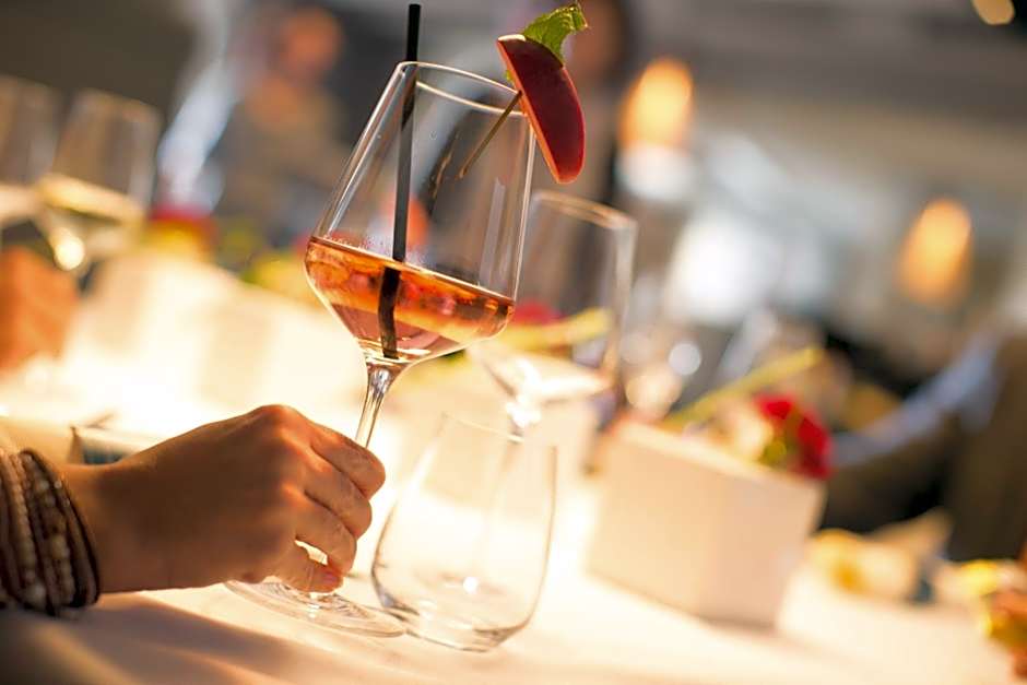 Hotel Locker & Legere