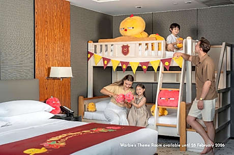 FAMILY DELUXE ROOM,1 KING BED+1 BUNK BED