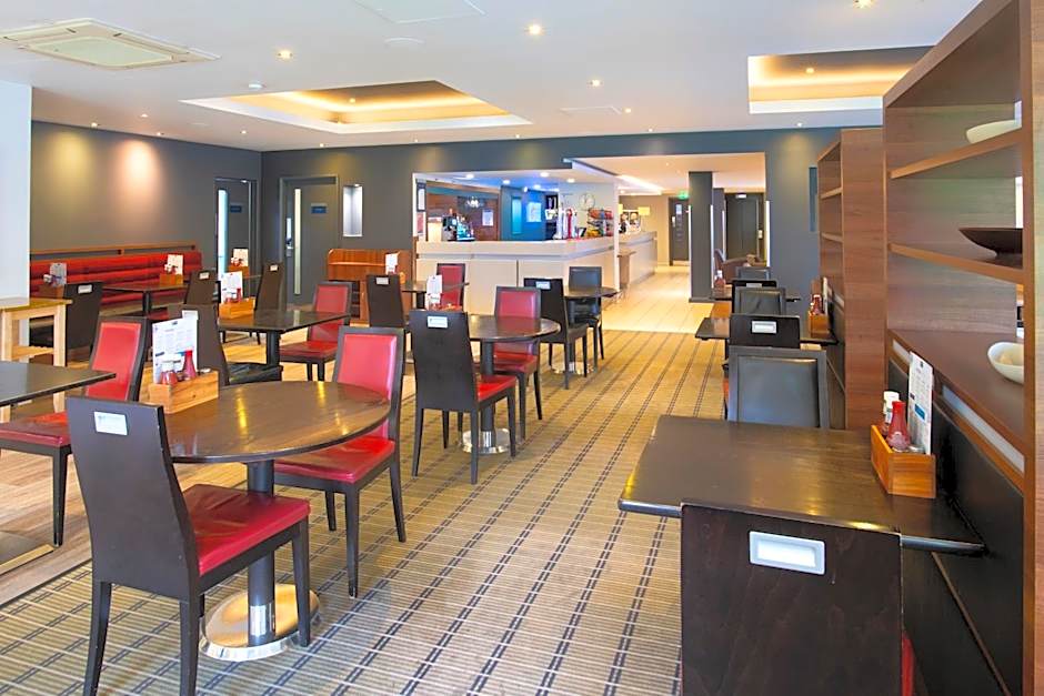 Holiday Inn Express Warwick - Stratford-upon-Avon By IHG