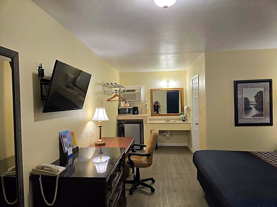 Rodeway Inn & Suites