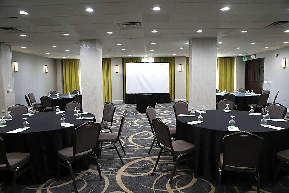 Holiday Inn Chicago/Oak Brook By IHG