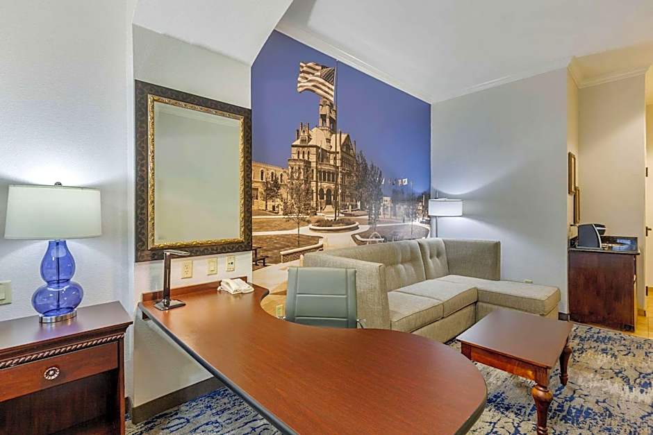 Clarion Pointe Sulphur Springs