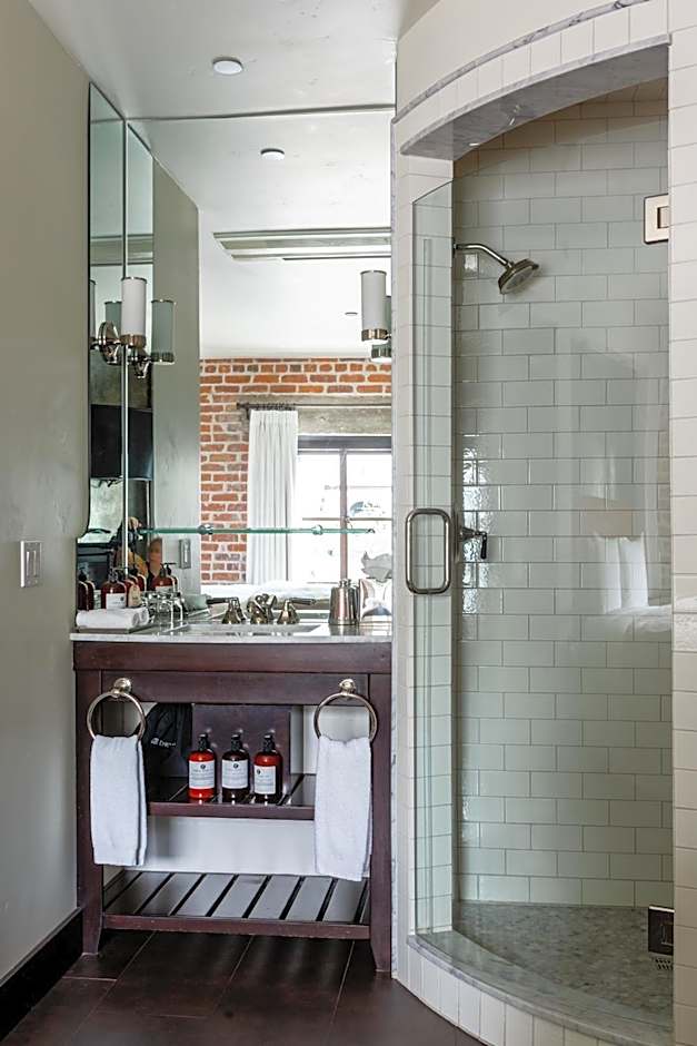 Granada Hotel & Bistro