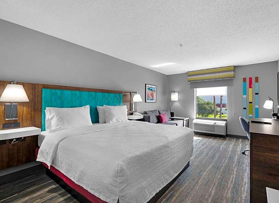 Hampton Inn By Hilton & Suites Pensacola I-10 N At University Town Plaza
