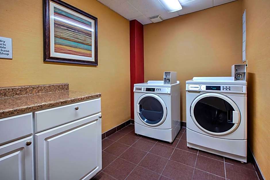 Hampton Inn & Suites Cleveland-Airport/Middleburg Heights