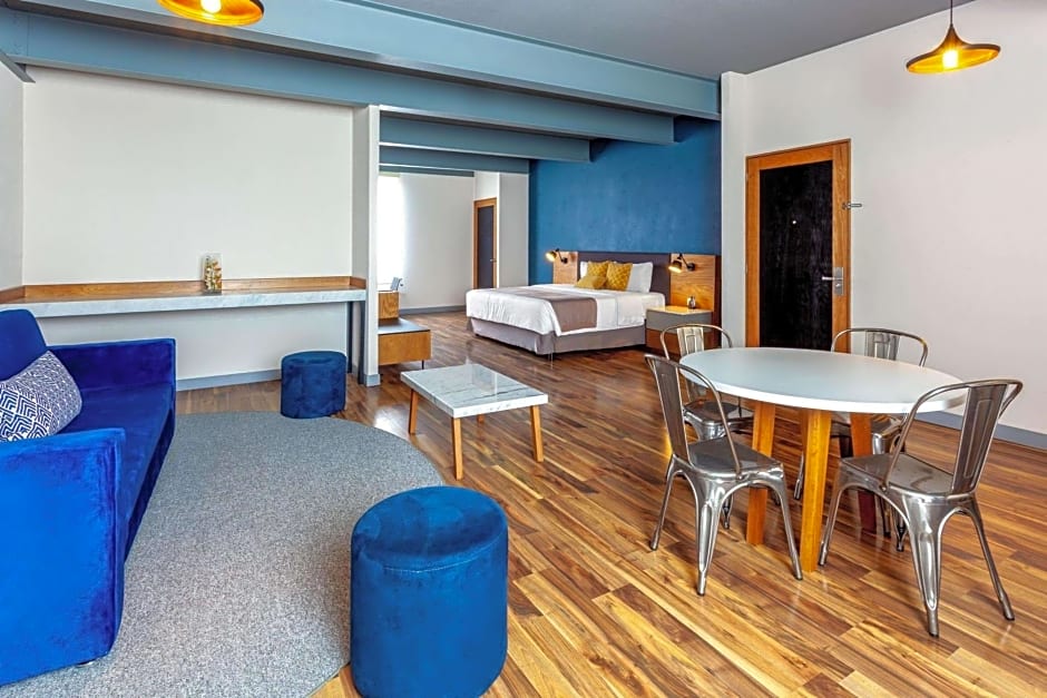 TRYP by Wyndham San Luis Potosi Hotel & Suites