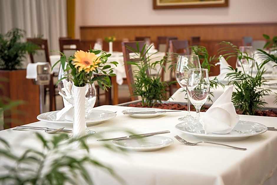 Garden Hotel Wellness és Konferencia