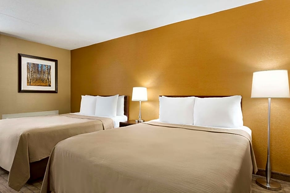 Travelodge by Wyndham Toronto East