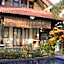 Tradisi Beach Front Villas