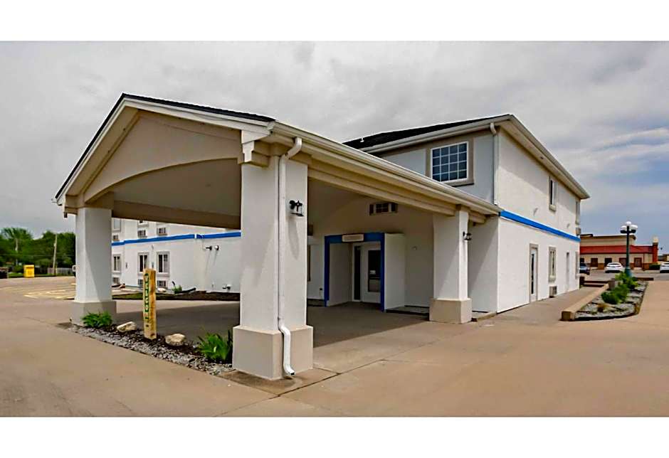 Motel 6-Augusta, KS