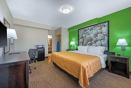 King Room with Parking View - Non-Smoking