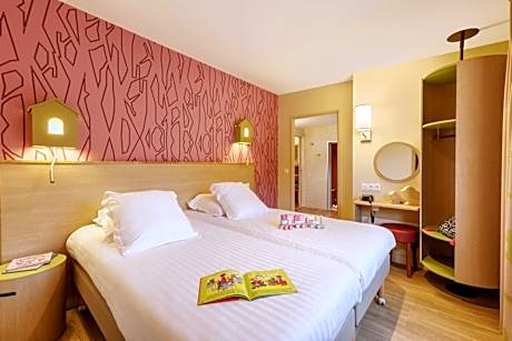 VIP Cottage (4 Adults)