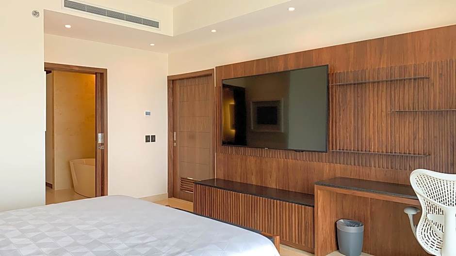 Holiday Inn & Suites Puerto Vallarta Marina & Golf By IHG