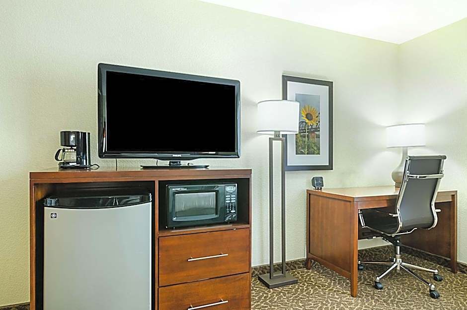 Quality Suites Springdale West I-49