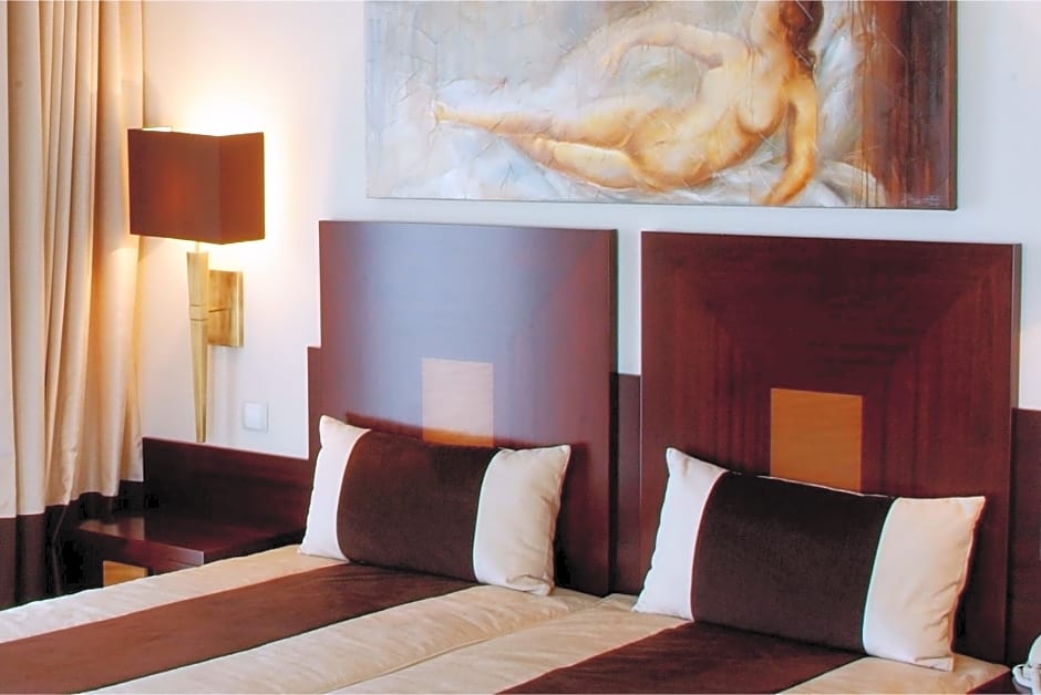 Foto 1 daripada 1 — 1 Double Bed or 2 Beds