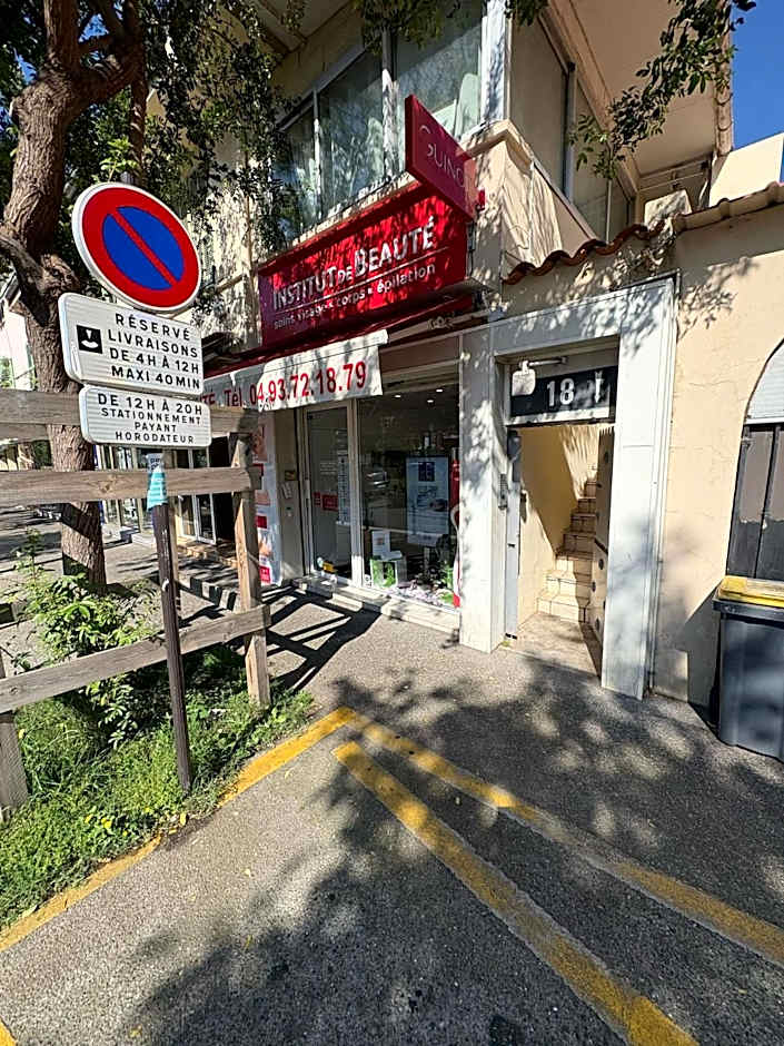 STUDIO CASSIN - next to tramway line 2 near airport