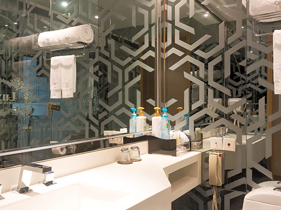 Shenzhen Baoan Luxe Manor