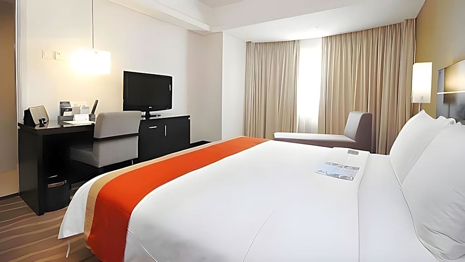 Java Paragon Hotel & Residences