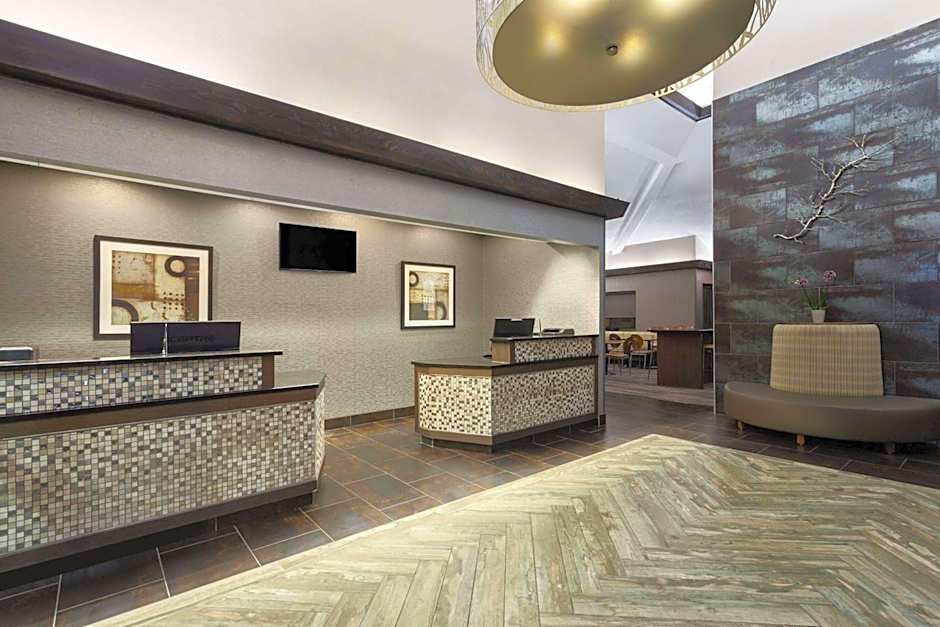 Super 8 by Wyndham Copley Akron