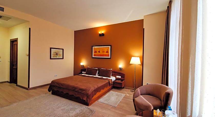 Ararat Hotel