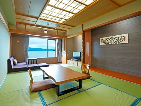 Japanese-Style Room with Modular Bath with Lake View - Non-Smoking