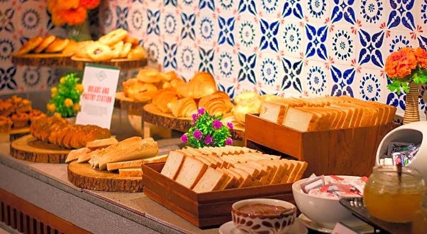 Novotel Living Bangkok Sukhumvit Legacy