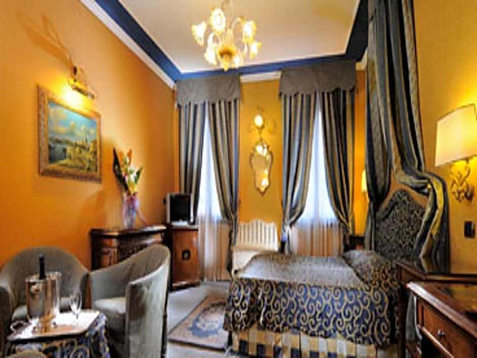 Photo 1 of 7 of Quadruple Room