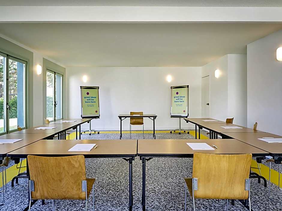 Greet Hotel Versailles - Voisins Le Bretonneux