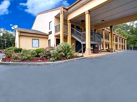 Americas Best Value Inn-Montezuma