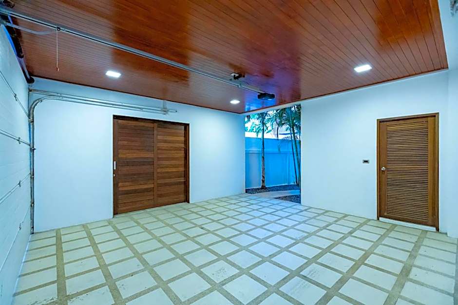 The Rooftop by Jetta