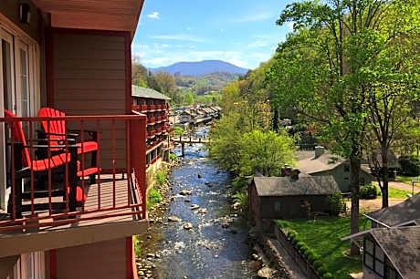 Baymont by Wyndham Gatlinburg On The River
