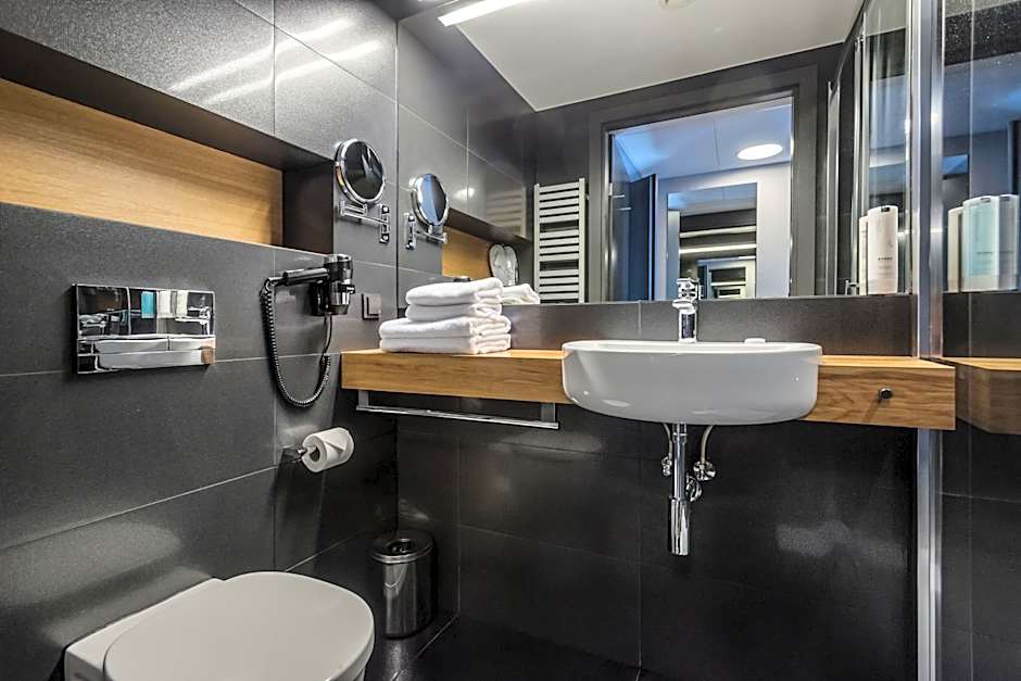 Regatta Hotel Restauracja Spa