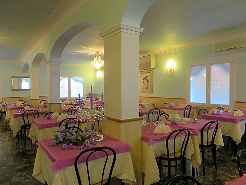 Hotel Maxim