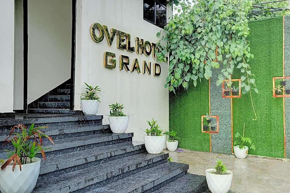 Collection O Ovel Hotel Grand