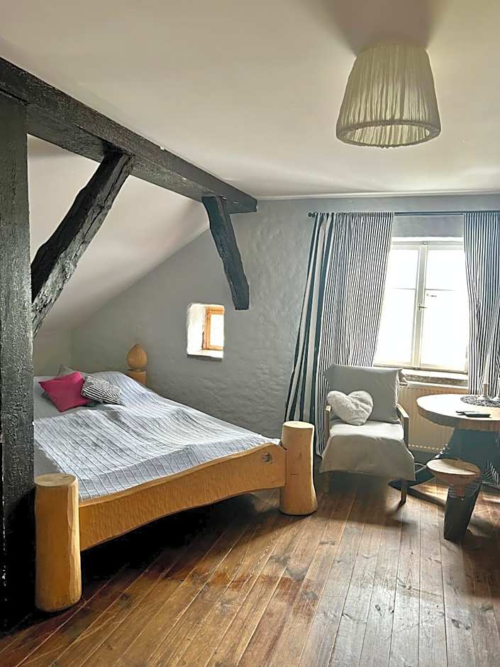 Placówka - tu życie płynie wolniej