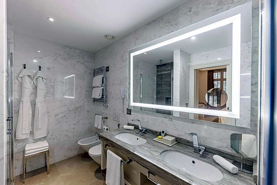 Aleph Rome Hotel, Curio Collection By Hilton