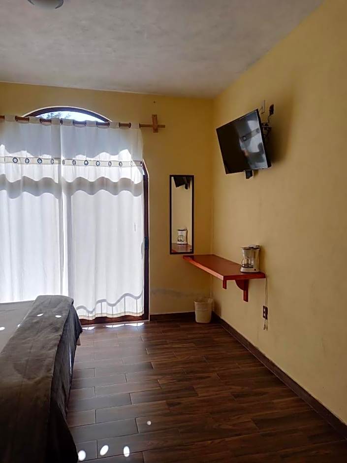 HOTEL RESTAURANT LOS PRISMAS