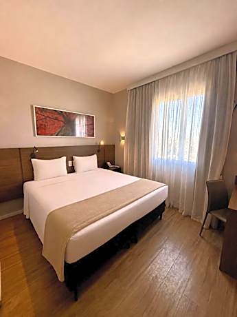 Standard Casal - 1 Cama Queen