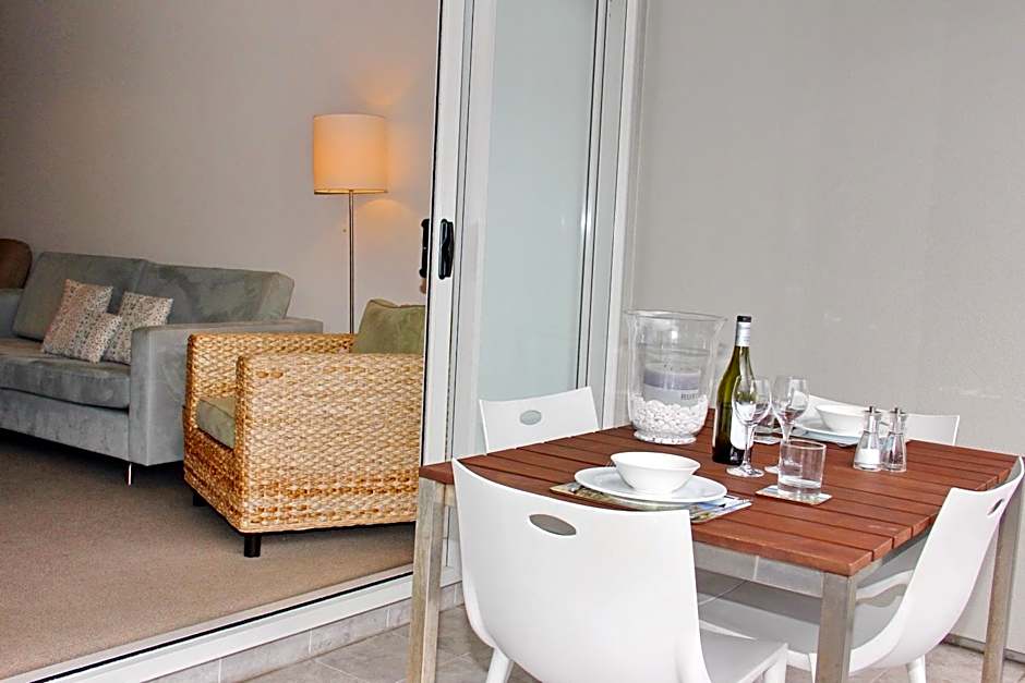 Crow's Nest Apartments